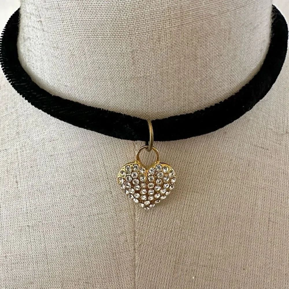 Gold tone rhinestone heart choker necklace